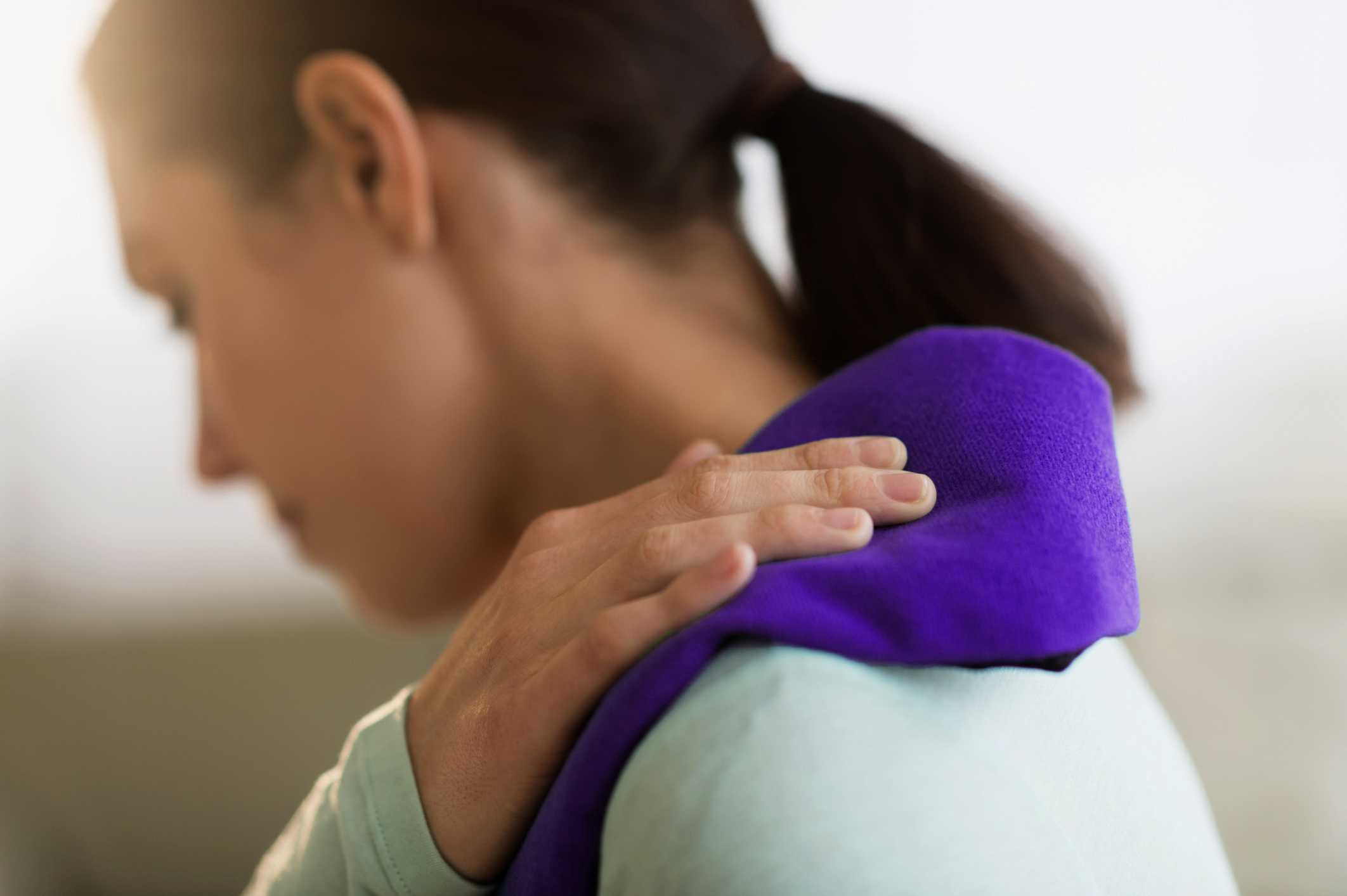 5 Causes of Shoulder Pain – When to See A Specialist