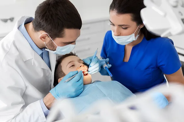 5 evident signs to see a dentist immediately